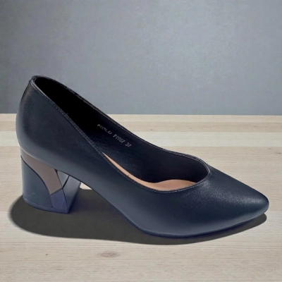 Туфли женские MOLO прессованная кожа черные 12563 Туфли женские MOLO прессованная кожа черные 12563