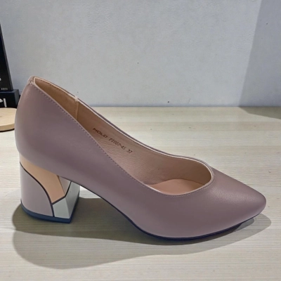 Туфли женские MOLO прессованная кожа капучино 12568 Туфли женские MOLO прессованная кожа капучино 12568