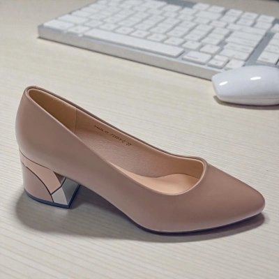 Туфли женские MOLO прессованная кожа бежевые 12569 Туфли женские MOLO прессованная кожа бежевые 12569