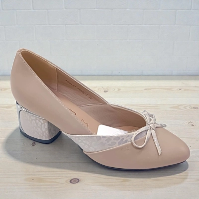 Туфли женские MOLO прессованная кожа бежевые 12581 Туфли женские MOLO прессованная кожа бежевые 12581