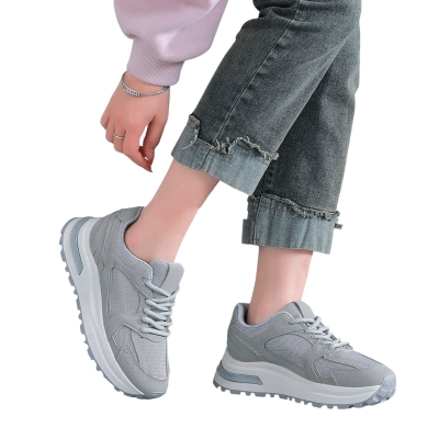 Кроссовки женские