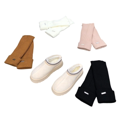 Угги женские на зиму с носками короткие искусственный замша бежевые 8946 Угги женские на зиму с носками короткие искусственный замша бежевые 8946