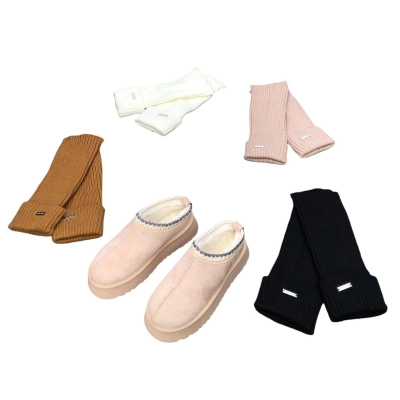 Угги женские на зиму с носками короткие искусственный замша пудровые 8948 Угги женские на зиму с носками короткие искусственный замша пудровые 8948