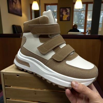 Кроссовки женские зимние PINDIAN искусственная кожа бежевые с коричневым 10761 Кроссовки женские зимние PINDIAN искусственная кожа бежевые с коричневым 10761