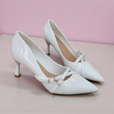 Туфли женские на каблуке искусственная лак кожа белые 11236 Туфли женские на каблуке искусственная лак кожа белые 11236