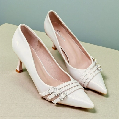 Туфли женские на каблуке искусственная лак кожа бежевые J1300-3B Туфли женские на каблуке искусственная лак кожа бежевые J1300-3B