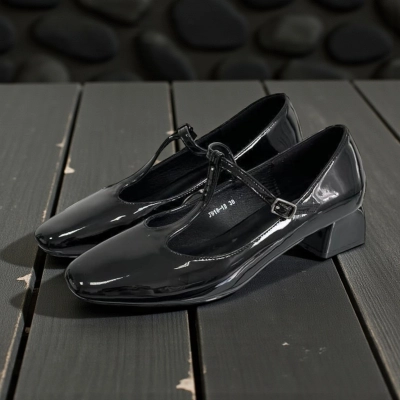 Туфли женские на каблуке искусственная лак кожа черные 11276 Туфли женские на каблуке искусственная лак кожа черные 11276