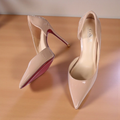 Туфли женские на каблуке GUOQISONG G&S искусственная лак кожа кремовые M1-5 Туфли женские на каблуке GUOQISONG G&S искусственная лак кожа кремовые M1-5