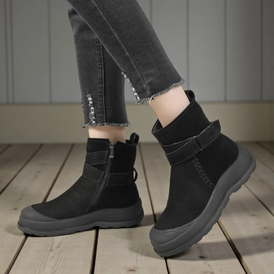 Черные женские ботинки модели YM100-1 для зимы изготовлены из кожи естественной выделки Черные женские ботинки модели YM100-1 для зимы изготовлены из кожи естественной выделки