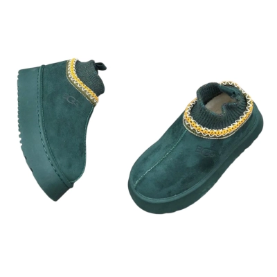 Угги женские с носками на зиму короткие искусственная замша изумрудные 8890 Угги женские с носками на зиму короткие искусственная замша изумрудные 8890