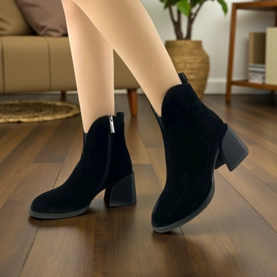 Женские зимние ботинки на каблуке W93-2 натуральная замша черные Женские зимние ботинки на каблуке W93-2 натуральная замша черные