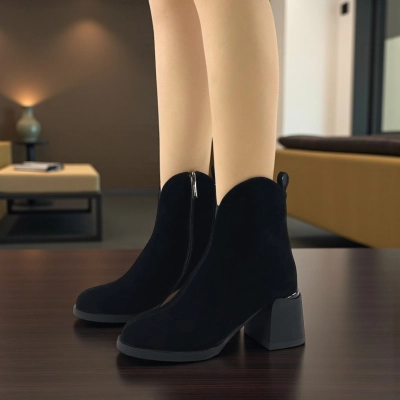 Женские зимние ботинки на каблуке W107-2 натуральная замша черные Женские зимние ботинки на каблуке W107-2 натуральная замша черные