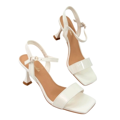 Босоножки женские SAIVVILA искусственная лак кожа белые 7011 Босоножки женские SAIVVILA искусственная лак кожа белые 7011