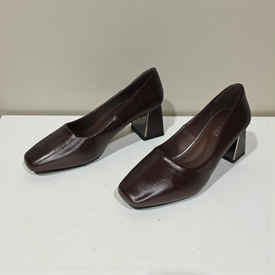 Туфли женские на каблуке искусственная кожа шоколадные 12054 Туфли женские на каблуке искусственная кожа шоколадные 12054
