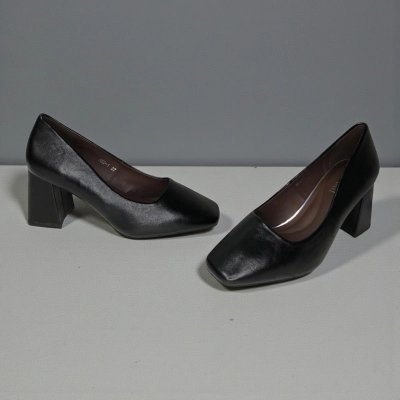 Туфли женские на каблуке искусственная кожа черные 12059 Туфли женские на каблуке искусственная кожа черные 12059