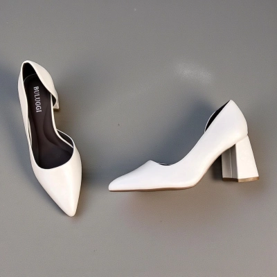 Туфли женские лодочки искусственная кожа молочные 12128 Туфли женские лодочки искусственная кожа молочные 12128