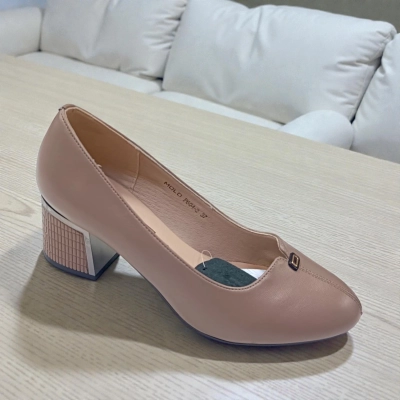 Туфли женские MOLO прессованная кожа бежевые 12459 Туфли женские MOLO прессованная кожа бежевые 12459