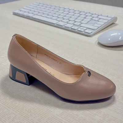 Туфли женские MOLO прессованная кожа бежевые 12477 Туфли женские MOLO прессованная кожа бежевые 12477