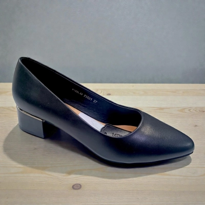 Туфли женские MOLO прессованная кожа черные 12479 Туфли женские MOLO прессованная кожа черные 12479