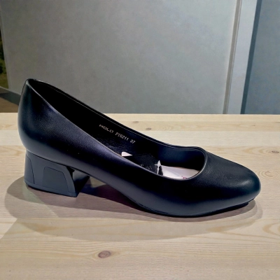 Туфли женские MOLO прессованная кожа черные 12482 Туфли женские MOLO прессованная кожа черные 12482