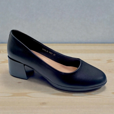 Туфли женские MOLO прессованная кожа черные 12488 Туфли женские MOLO прессованная кожа черные 12488