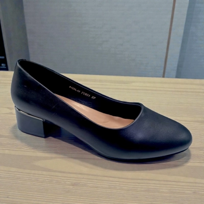 Туфли женские MOLO прессованная кожа черные 12491 Туфли женские MOLO прессованная кожа черные 12491