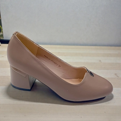 Туфли женские MOLO прессованная кожа бежевые 12500 Туфли женские MOLO прессованная кожа бежевые 12500