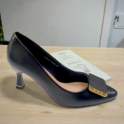 Туфли женские MOLO прессованная кожа черные 1250 Туфли женские MOLO прессованная кожа черные 1250