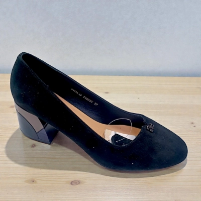 Туфли женские MOLO прессованная замша черные 12507 Туфли женские MOLO прессованная замша черные 12507