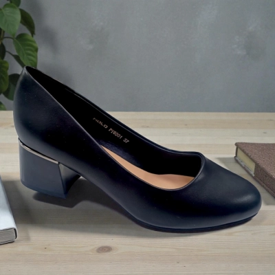 Туфли женские MOLO прессованная кожа черные 12520 Туфли женские MOLO прессованная кожа черные 12520