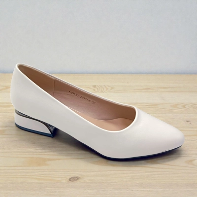 Туфли женские MOLO прессованная кожа белые 12526 Туфли женские MOLO прессованная кожа белые 12526