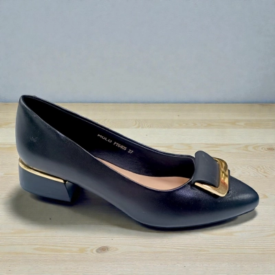 Туфли женские MOLO прессованная кожа черные 12527 Туфли женские MOLO прессованная кожа черные 12527