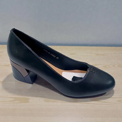 Туфли женские MOLO прессованная кожа черные 12532 Туфли женские MOLO прессованная кожа черные 12532