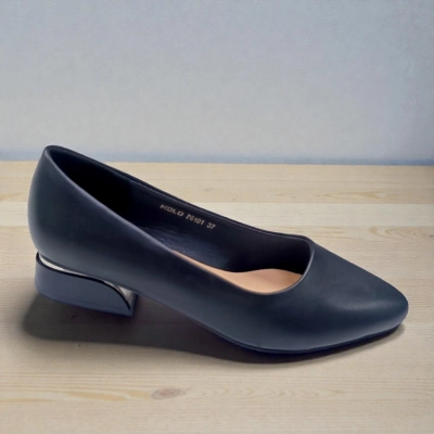 Туфли женские MOLO прессованная кожа черные 12534 Туфли женские MOLO прессованная кожа черные 12534