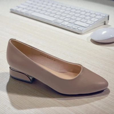 Туфли женские MOLO прессованная кожа бежевые 12547 Туфли женские MOLO прессованная кожа бежевые 12547