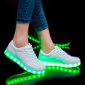 Детские светящиеся кроссовки